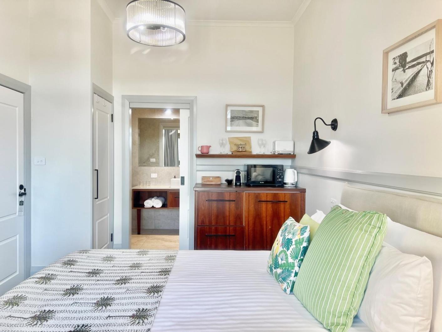 Bermagui Beach Hotel Esterno foto
